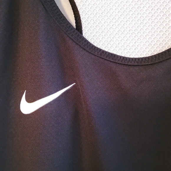 🌴 Nike Women's Black & Snake Print Workout Top 🖤 - Picture 2 of 6